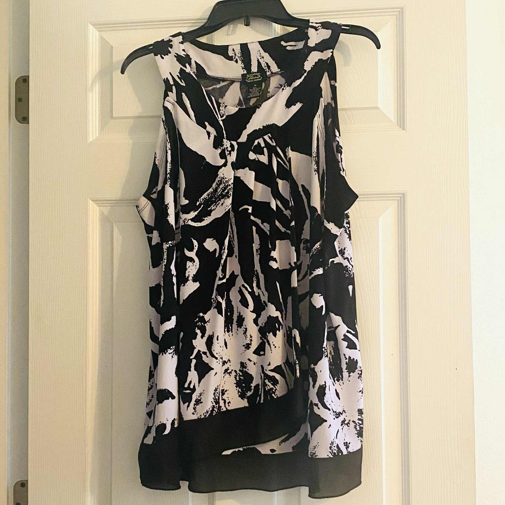 Monochrome Abstract Sleeveless Top